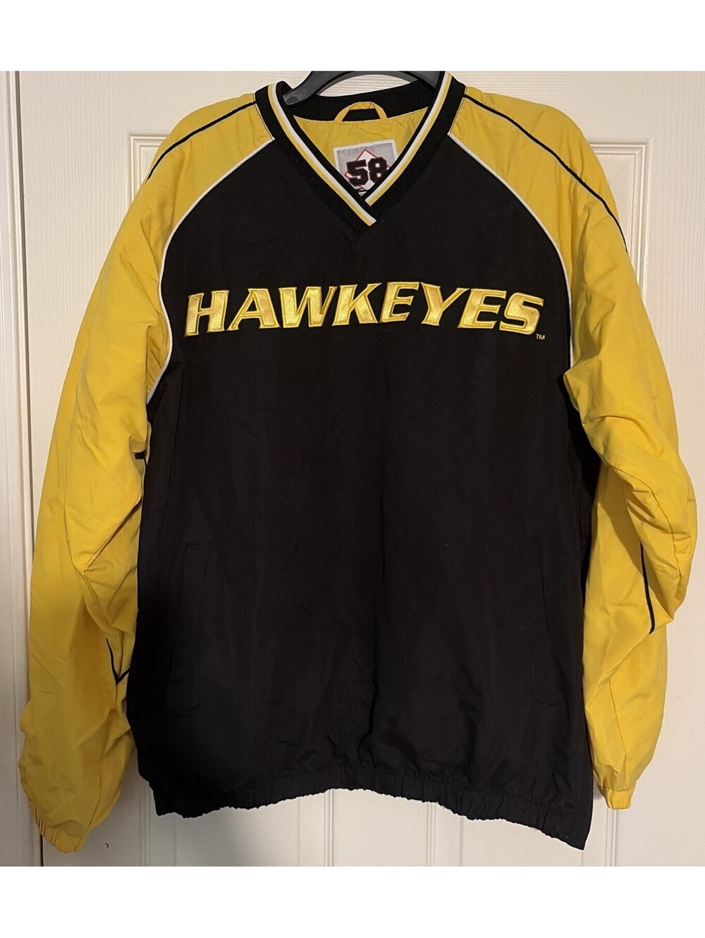 Vintage Iowa Hawkeyes Jacket Mens Yellow 58 Sports Pullover V Neck Mens Large !!